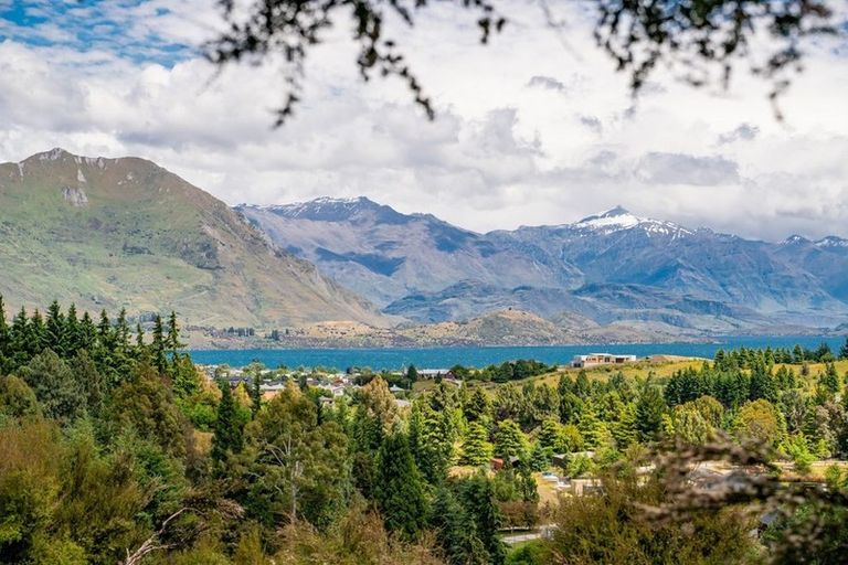 Photo of property in 561 Aubrey Road, Wanaka, 9305