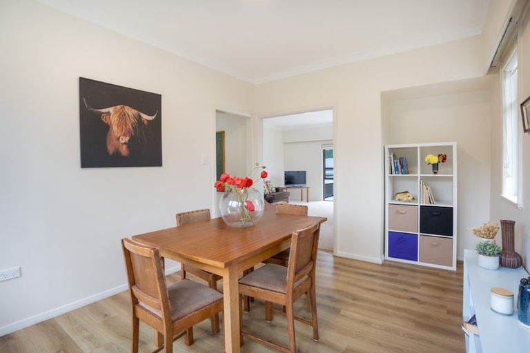 Photo of property in 30 Tawa Terrace, Tawa, Wellington, 5028