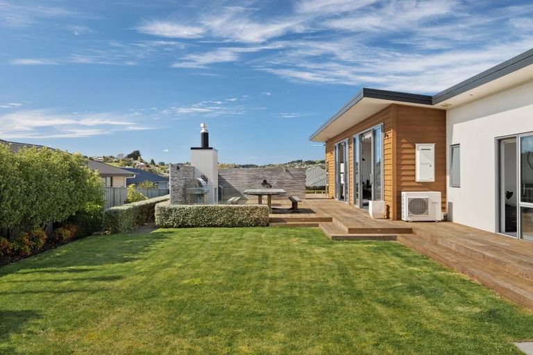 Photo of property in 21 Awa Toru Drive, Fairfield, Dunedin, 9018