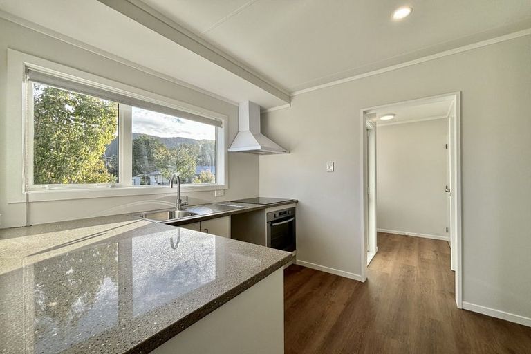 Photo of property in 350 Wellington Road, Wainuiomata, Lower Hutt, 5014