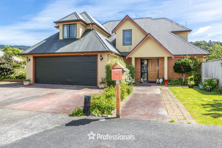 Photo of property in 22 Carlow Grove, Birchville, Upper Hutt, 5018