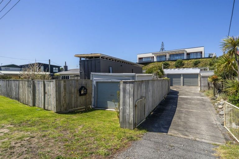 Photo of property in 48 Moana Street, Otaki Beach, Otaki, 5512