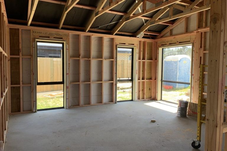 Photo of property in 5 Arrowsmith Drive, Clover Park, Auckland, 2019