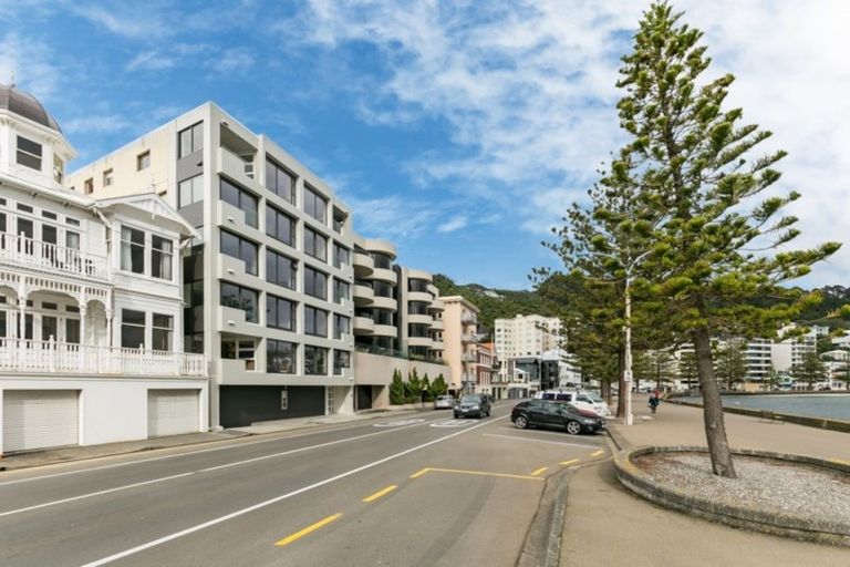 Photo of property in 10/318 Oriental Parade, Oriental Bay, Wellington, 6011