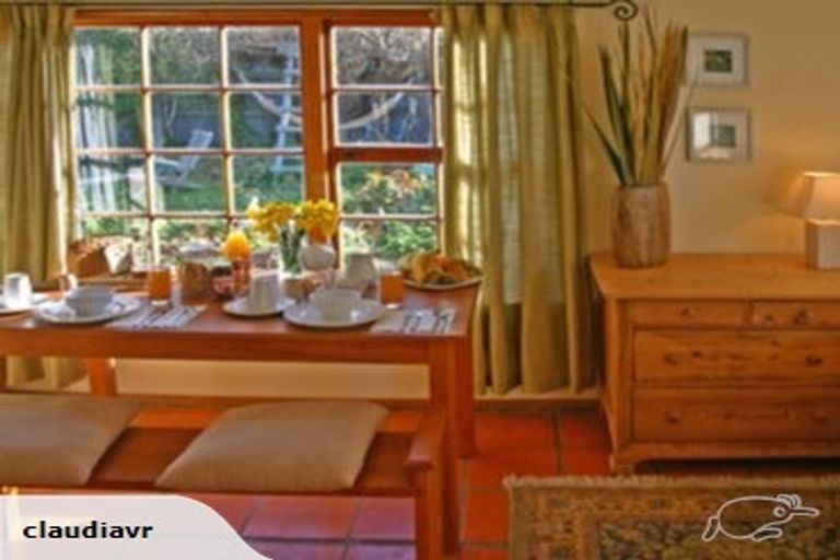 Photo of property in 64 Sandwich Road, Beckenham, Christchurch, 8023