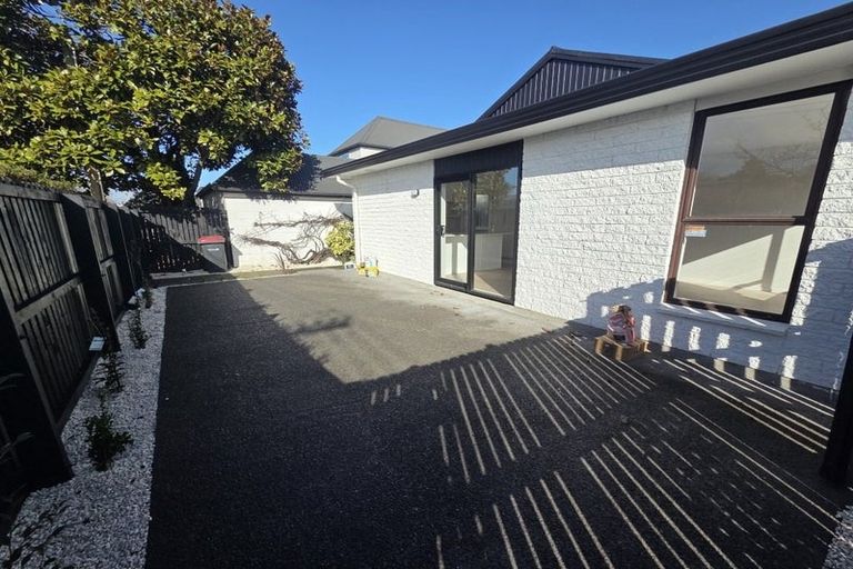 Photo of property in 1/17 Garreg Road, Fendalton, Christchurch, 8052