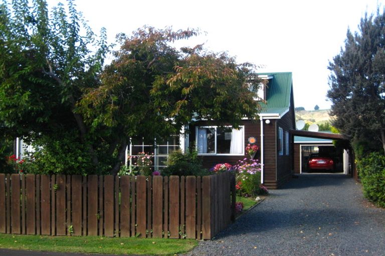 Photo of property in 2 Oak Place, Mosgiel, 9024