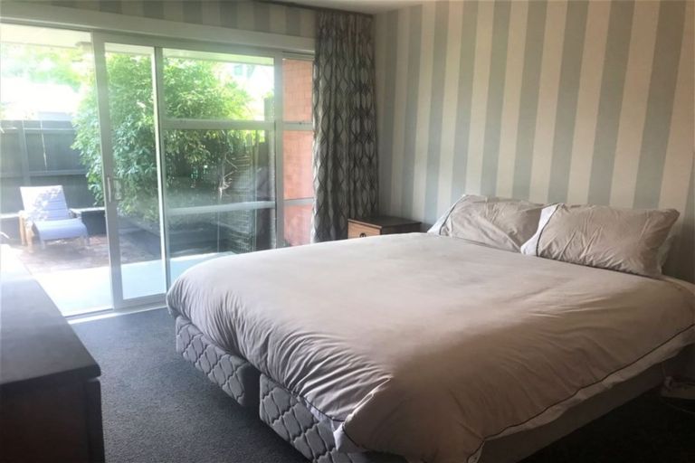 Photo of property in 13 Straven Road, Riccarton, Christchurch, 8011