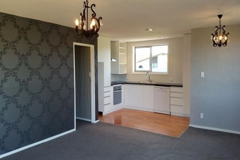 Photo of property in 2/275 Hendersons Road, Hoon Hay, Christchurch, 8025