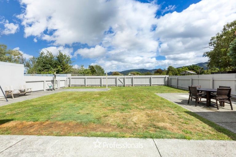 Photo of property in 54 Fraser Crescent, Elderslea, Upper Hutt, 5018