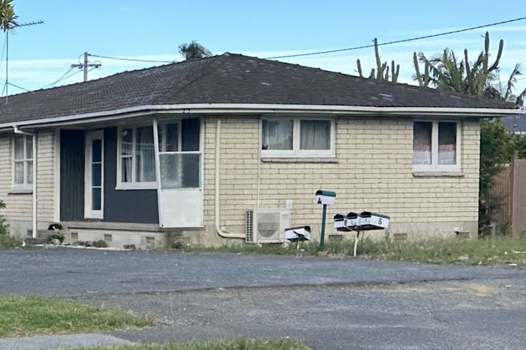 Photo of property in 1/215 Swanson Road, Henderson, Auckland, 0610