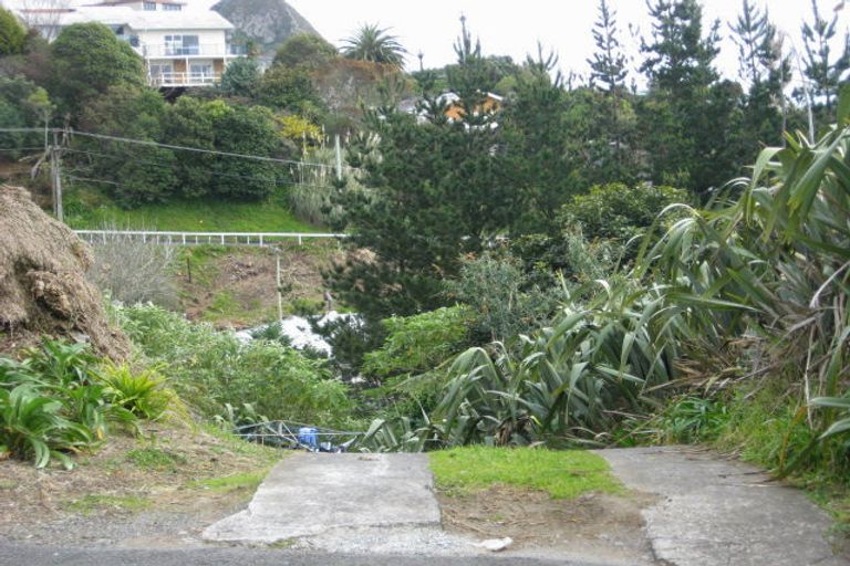 Photo of property in 16 Weston Street, Moturoa, New Plymouth, 4310