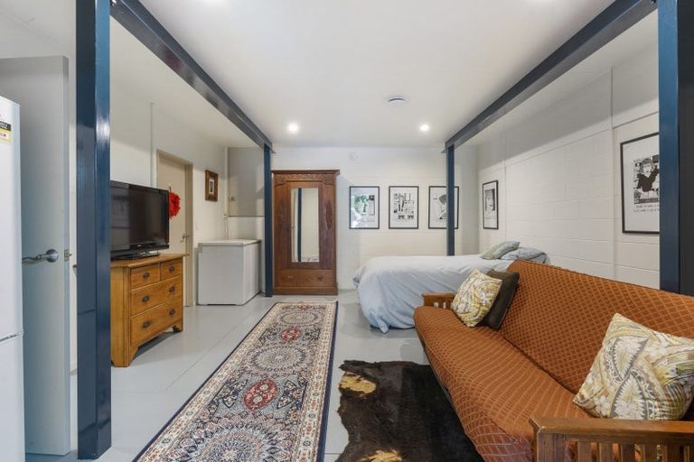 Photo of property in 99 Lake Crescent, Hamilton Lake, Hamilton, 3204