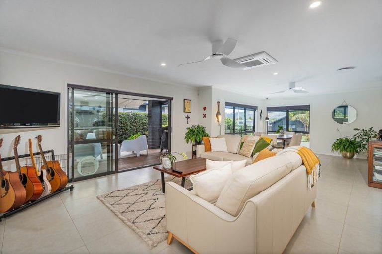 Photo of property in 32 Leeward Drive, Whitianga, 3510