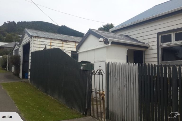 Photo of property in 174 Marine Parade, Bluff, 9814