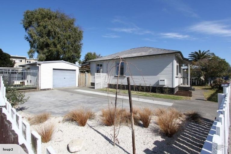 Photo of property in 98 Thackeray Street, Napier South, Napier, 4110
