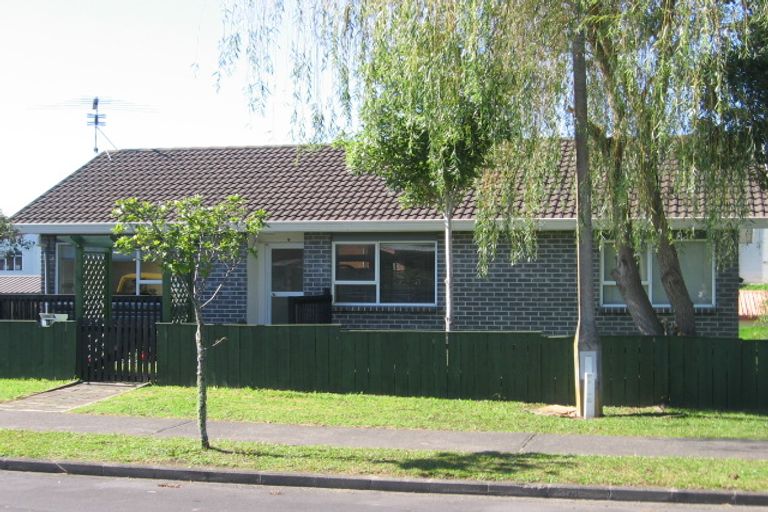 Photo of property in 25 Meadowvale Rise, Titirangi, Auckland, 0604