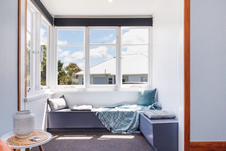 Photo of property in 28 Thames Street, Rongotea, 4476