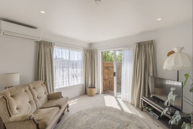 Photo of property in 12 Kowhai Grove, Raumati Beach, Paraparaumu, 5032