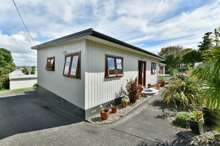 Photo of property in 64a Tiri Road, Manly, Whangaparaoa, 0930