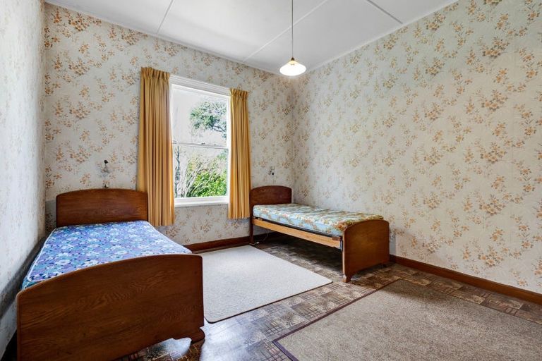 Photo of property in 35 Cracroft Street, Waitara, 4320