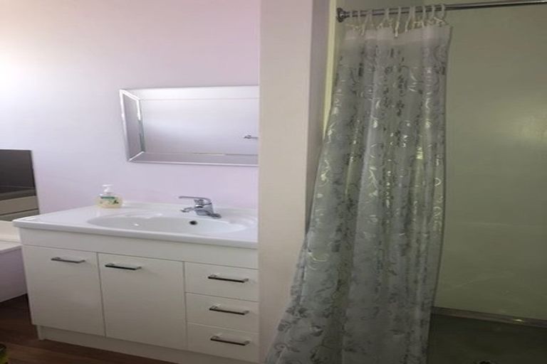 Photo of property in 1/72 Royal Park Drive, Parklands, Christchurch, 8083