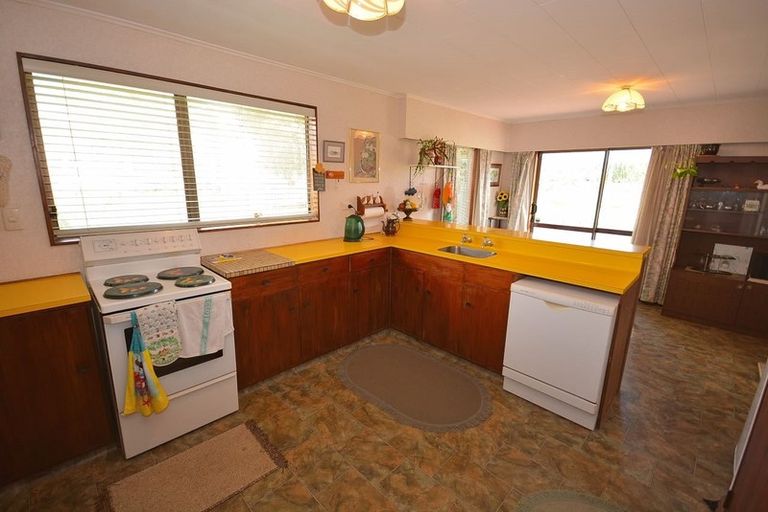 Photo of property in 14 Island View Terrace, Waikanae Beach, Waikanae, 5036