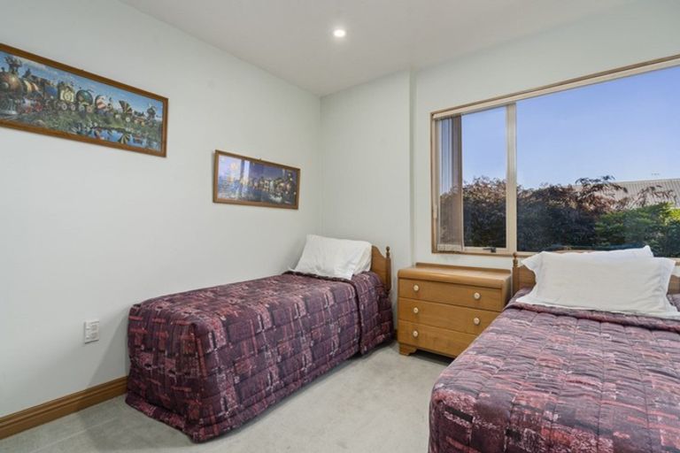 Photo of property in 18 Park Lane, Waitara, 4320