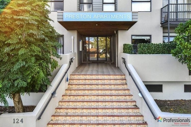 Photo of property in 3/124 Stancombe Road, Flat Bush, Auckland, 2016