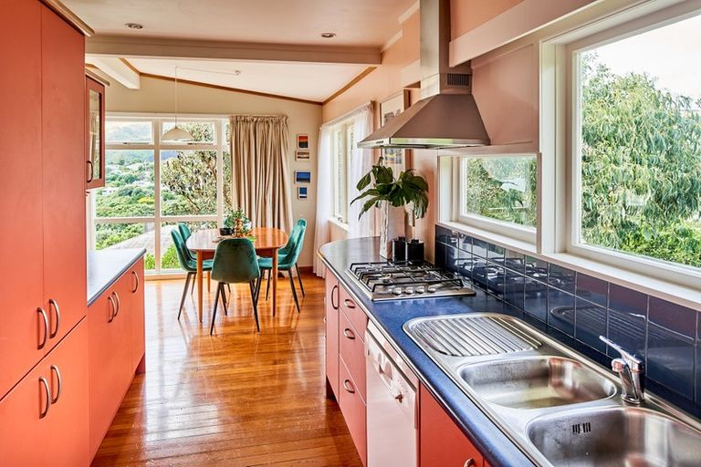 Photo of property in 24 Raroa Place, Pukerua Bay, 5026
