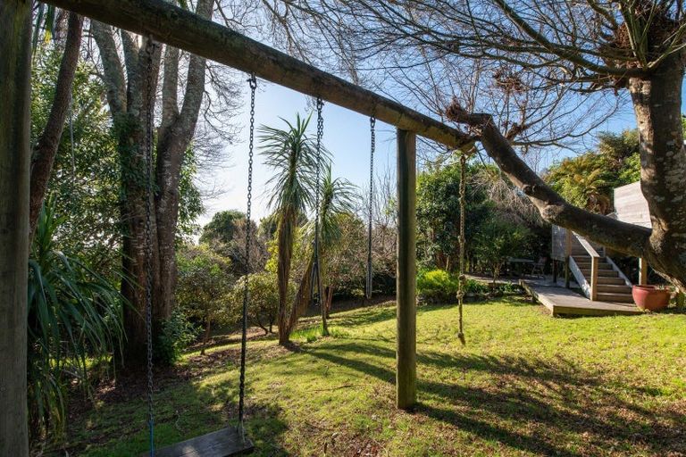 Photo of property in 5 Naera Place, Kawaha Point, Rotorua, 3010