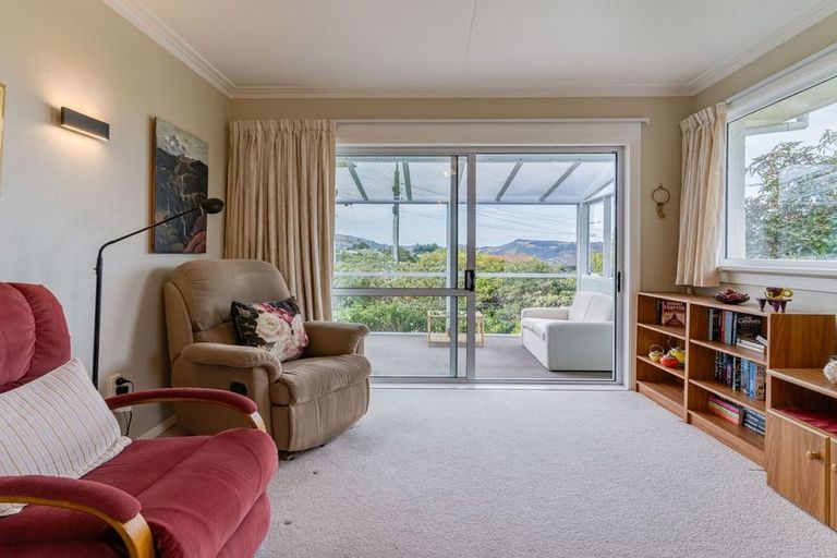 Photo of property in 21 Honeystone Street, Helensburgh, Dunedin, 9010