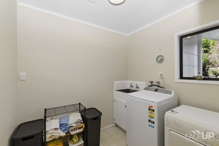 Photo of property in 6 Picasso Drive, West Harbour, Auckland, 0618