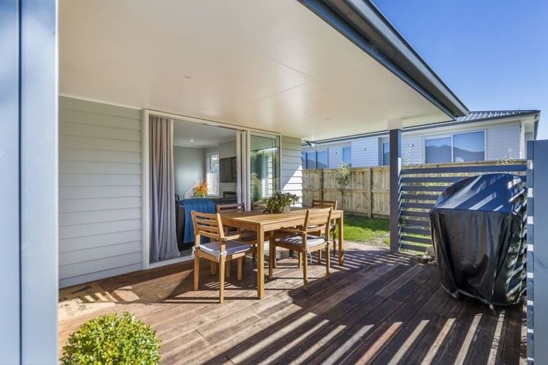 Photo of property in 16 Trevally Place, Snells Beach, 0920