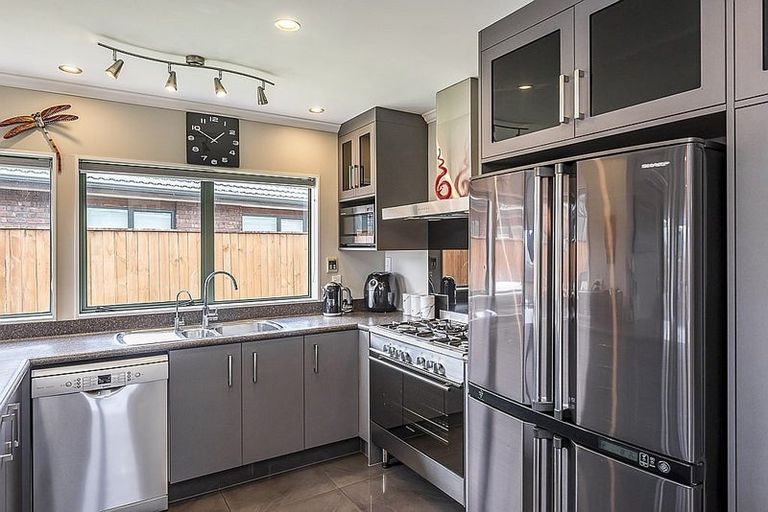 Photo of property in 127 Realm Drive, Paraparaumu, 5032