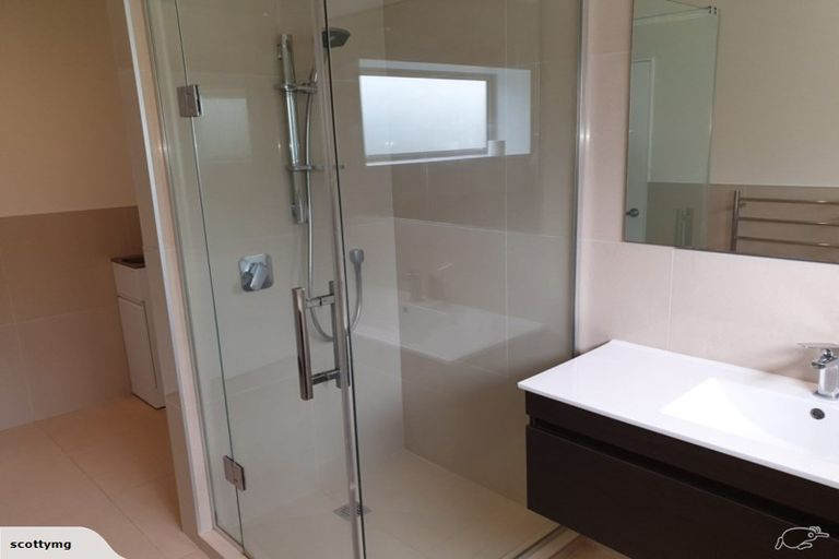 Photo of property in 984a Beach Road, Torbay, Auckland, 0630