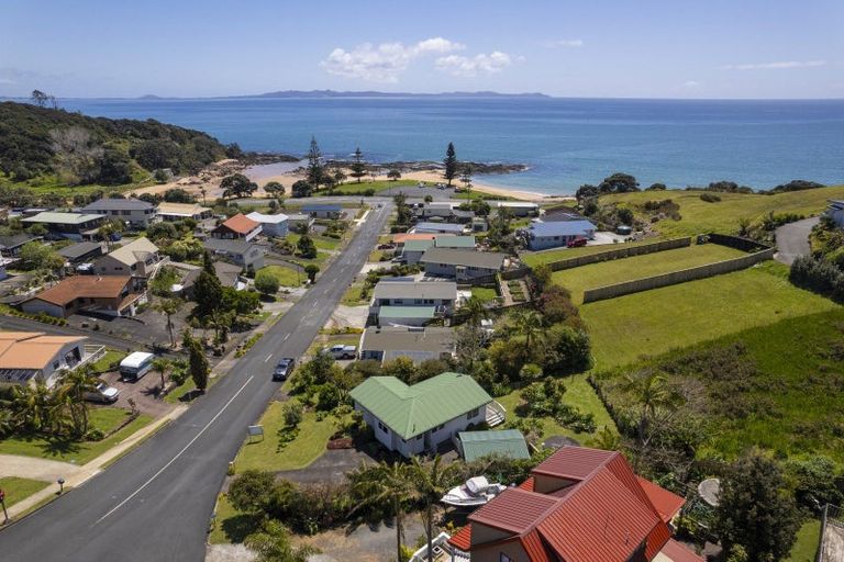 Photo of property in 42 Stratford Drive, Cable Bay, 0420