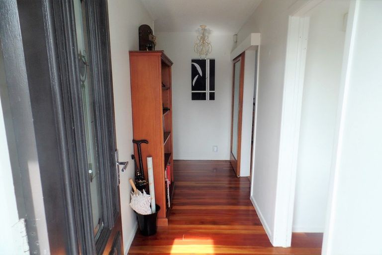 Photo of property in 294 Rangatira Road, Beach Haven, Auckland, 0626