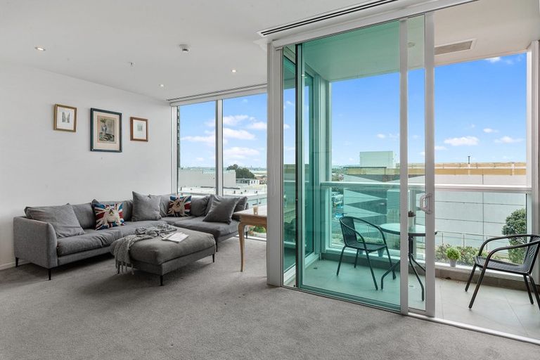Photo of property in Sentinel Apartments, 505/3 Northcroft Street, Takapuna, Auckland, 0622