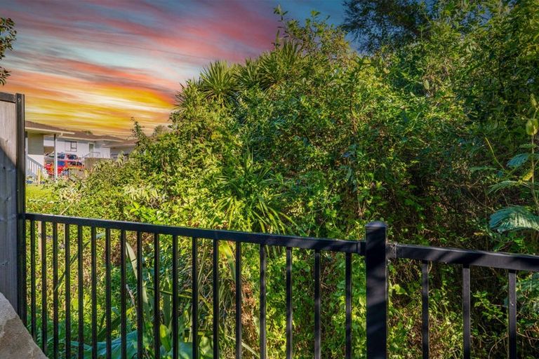 Photo of property in 56 Raupeti Lane, Henderson, Auckland, 0612