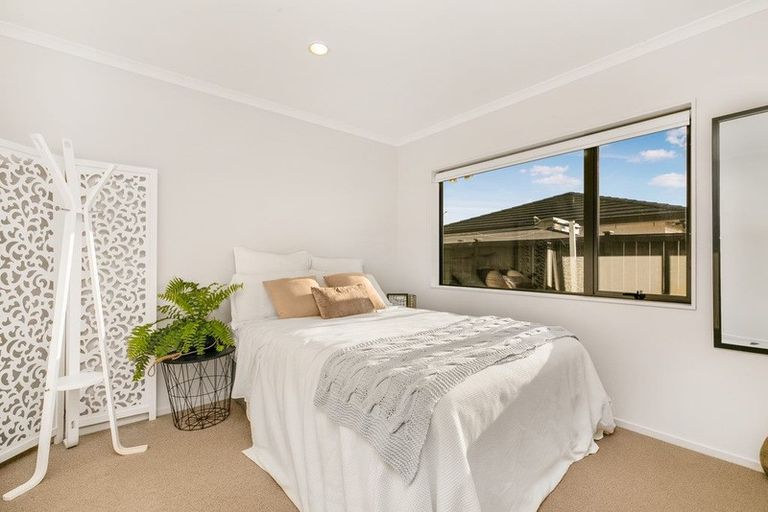 Photo of property in 11 Creda Road, Wattle Downs, Auckland, 2103