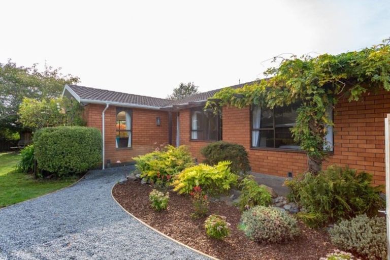 Photo of property in 6 Montclare Avenue, Ilam, Christchurch, 8041