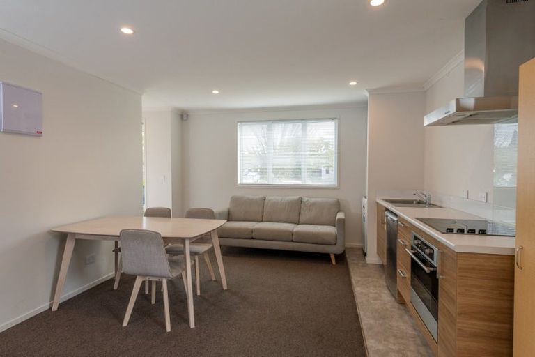 Photo of property in 2/9 Hibiscus Avenue, Hamilton Lake, Hamilton, 3204