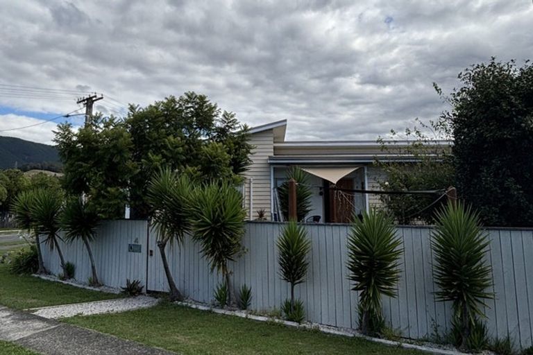 Photo of property in 4 Polstead Road, Stoke, Nelson, 7011