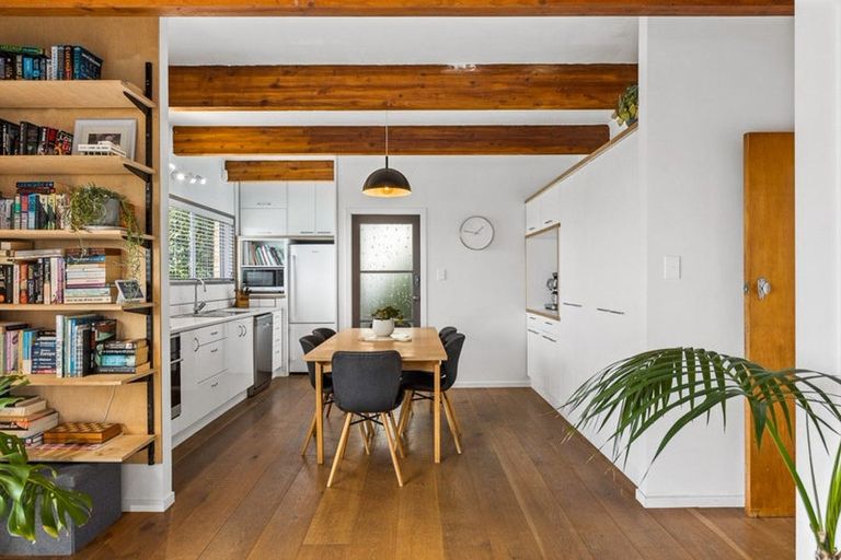 Photo of property in 5 Kotinga Avenue, Glen Eden, Auckland, 0602