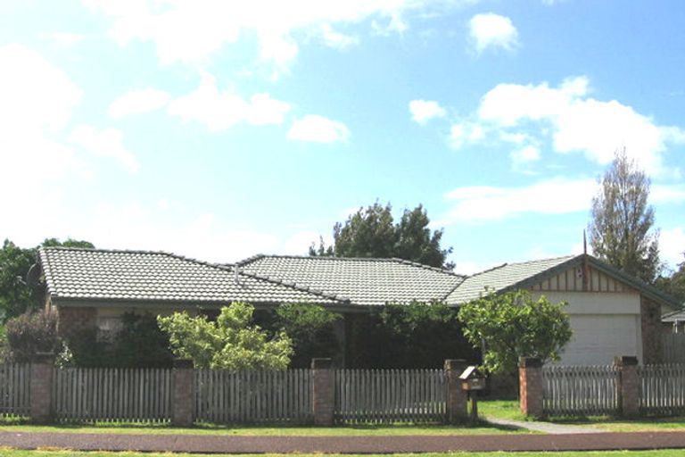 Photo of property in 2 Martin Jugum Lane, Ranui, Auckland, 0612