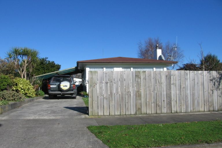 Photo of property in 18 Abraham Crescent, Milson, Palmerston North, 4414