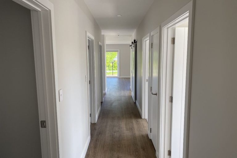 Photo of property in 2 Grove Lane, Omokoroa, 3114