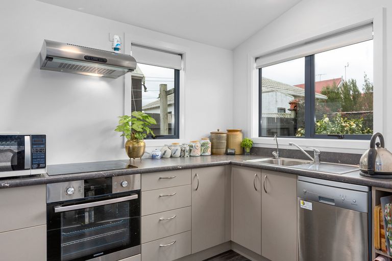 Photo of property in 82 Bay View Road, South Dunedin, Dunedin, 9012