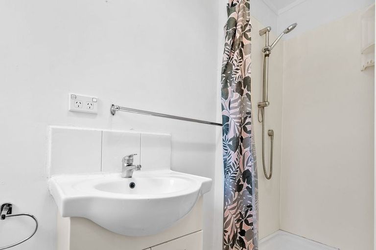 Photo of property in 3 Mildmay Road, Henderson, Auckland, 0610